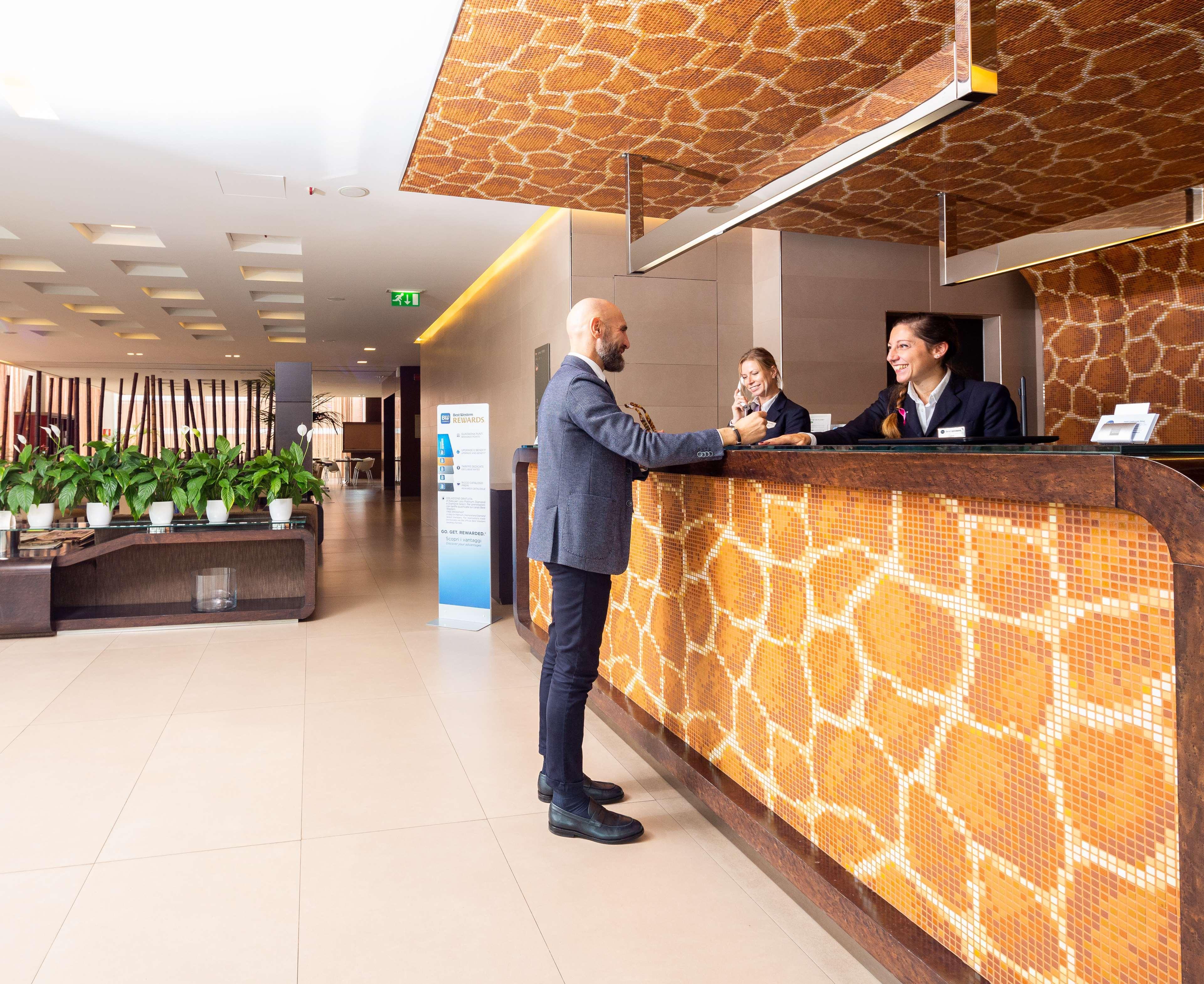 Best Western Hotel Goldenmile Milan Trezzano sul Naviglio Exterior photo